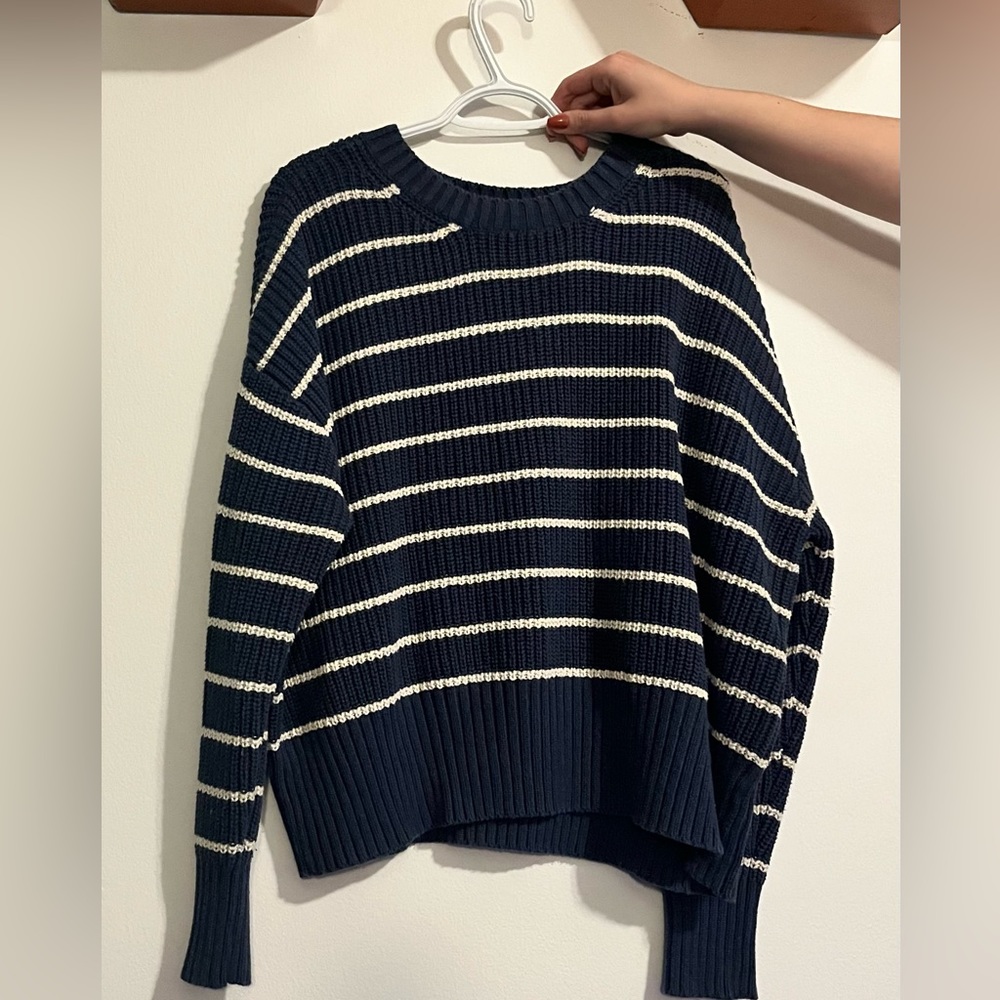 Cropped knit sweater